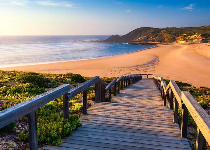 As Andorinhas - Walking Distance To Monte Clerigo And Amoreira Beaches
