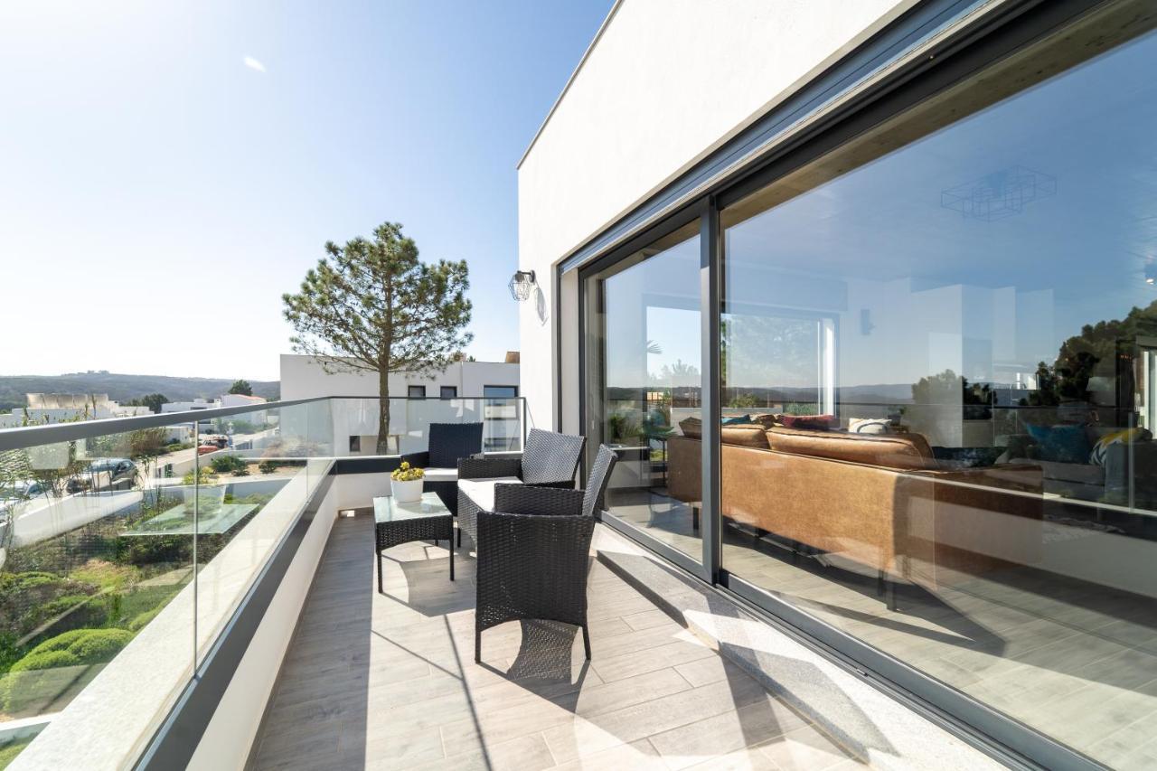 Villa As Andorinhas - Walking Distance To Monte Clerigo And Amoreira Beaches