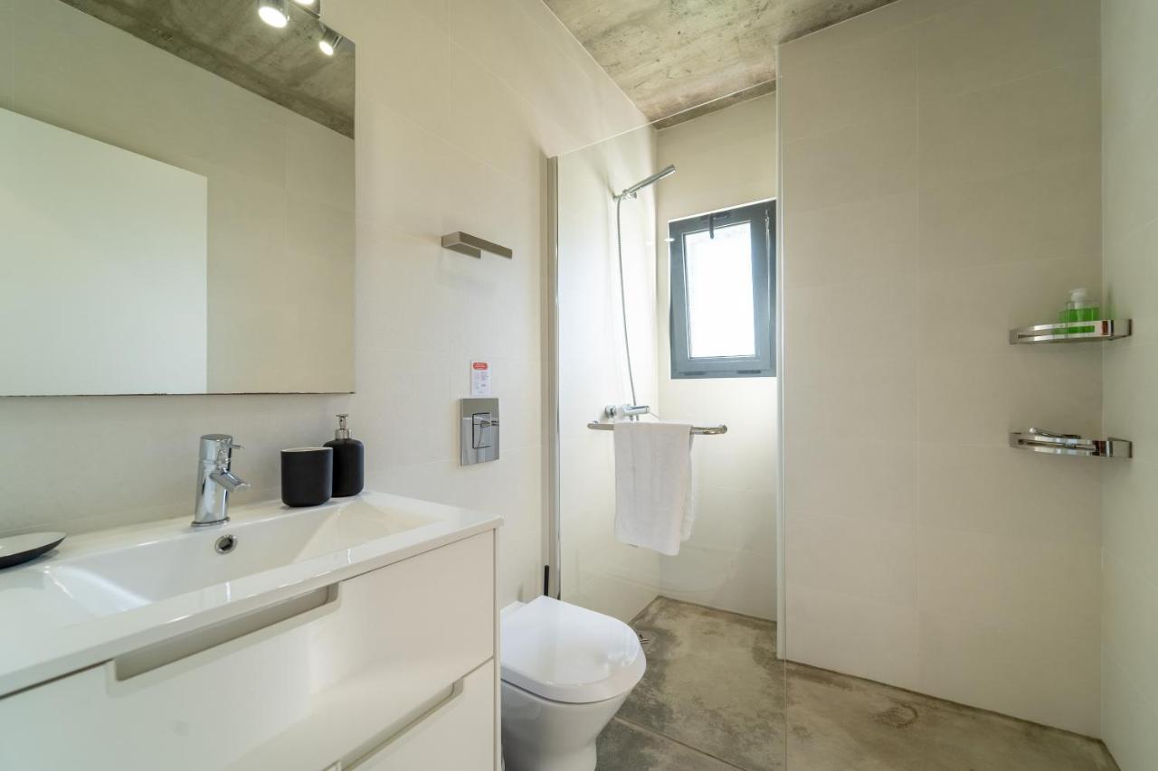 Villa As Andorinhas - Walking Distance To Monte Clerigo And Amoreira Beaches